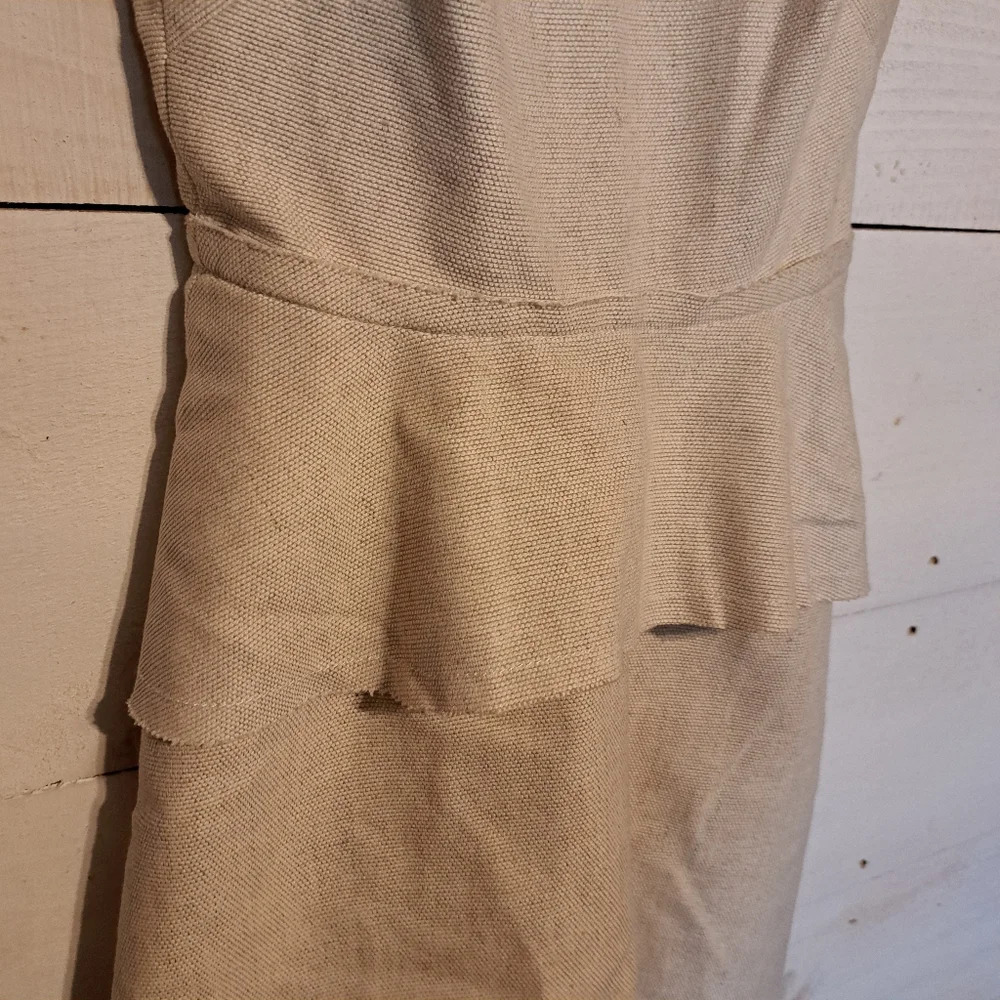Banana Republic tan linen dress. Size 0 - Picture 4 of 6